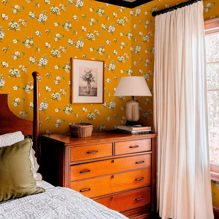 Freda Kahlo wallpaper in Mostaza colourway